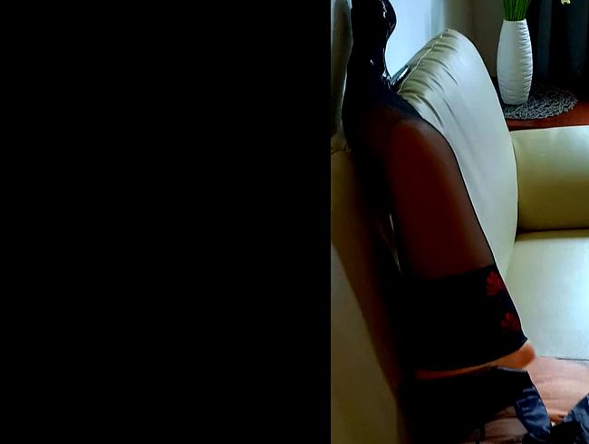 Download: Sandy-366 - Selbsbfriedigung mit Squirten und Fotzenspreitzer