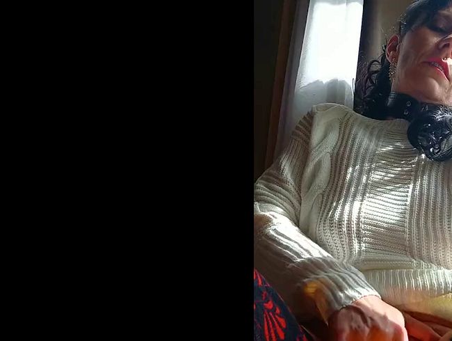 Download: Sandy-366 - Ich mache es mir am Fenster im Hotel selbst Finger und Dildo