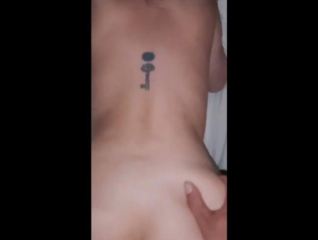 Download: SantaY - Sex mit einem Schwein????