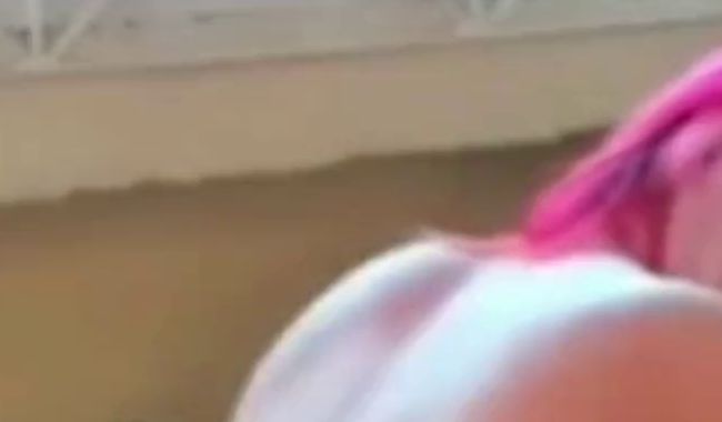 Download: SantaY - Ich ziehe mich aus... aber ich gebe dir nicht das Ende