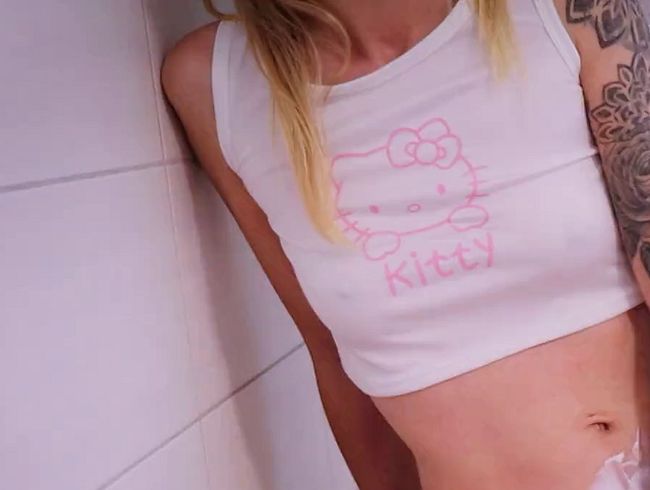 Download: Sarah-doll - Meine kleine frisch rasierte Muschi spritzt nur für dich ! Schaumige Extase