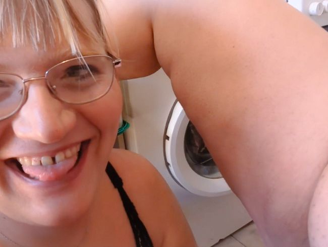 Download: Sarah_Sofia - Lesben Sex zum Frühstück - Sarah wird von Sofia vernascht und zum Orgasmus geleckt