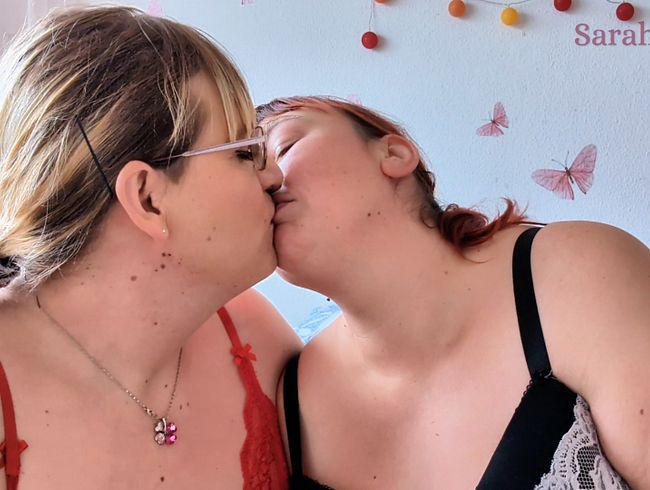 Download: Sarah_Sofia - Zärtliche Küsse & hemmungsloser Orgasmus – pure Lust mit Sarah & Sofia ?