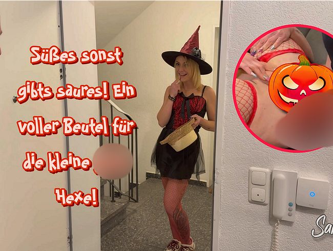 Download: SarinaYoung - Süßes sonst gibts Saures! Ein voller Beutel für die kleine geile Hexe!