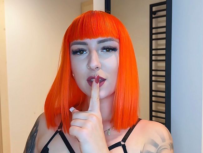 Download: Scarletvixenofficial - Ich schminke mich in Dessous und du bist ganz nah dabei.