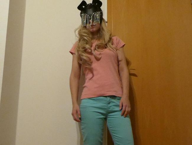 Download: Secret-MiaToy - Wenn das mein Bekannten sehen! Ich zeige zum 1.mal meine Pussy..!