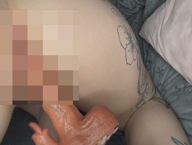 Download: Seeetxlina2004 - Lina und ihre fickmaschine richtig Deep in ihr !!!