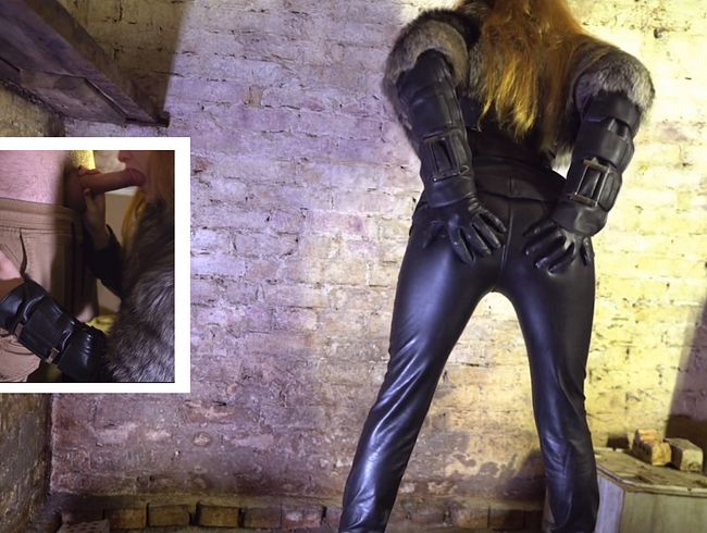 Download: Selina-Frost - Im Lederoutfit geiler Blowjob Outdoor im Lostplace!