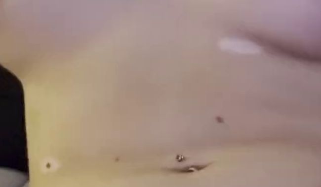 Download: Selina-Neumann - Auch mit den Fingern kann man schön die Muschi verwöhnen