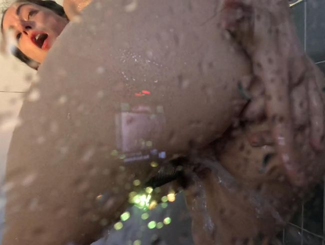 Download: Sexsolita - Spass unter der Dusche (Dildo F*ick+ Deepthroat + Squ*irt). Versa*ut