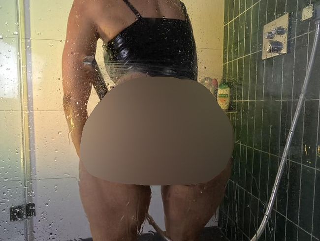 Download: Sexsolita - Spass unter der Dusche (Dildo F*ick+ Deepthroat + Squ*irt). Versa*ut