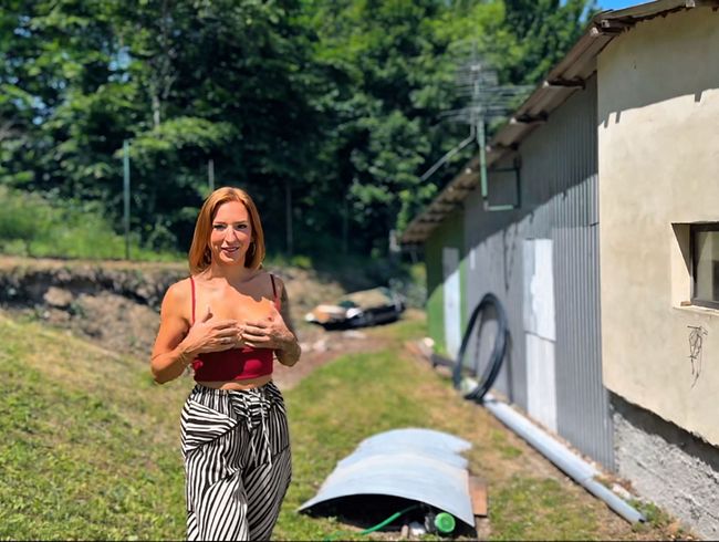 Download: Sexy-Rachel - Heiße Nummer am Fußballplatz – Besenkammer ungeplant besorgt!