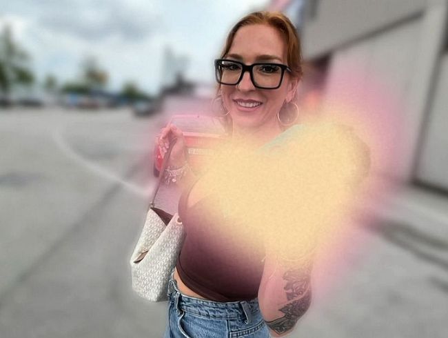 Download: Sexy-Rachel - Shopping, Spielzeug, Auto & Squirt– fast auf die Kamera gespritzt ?