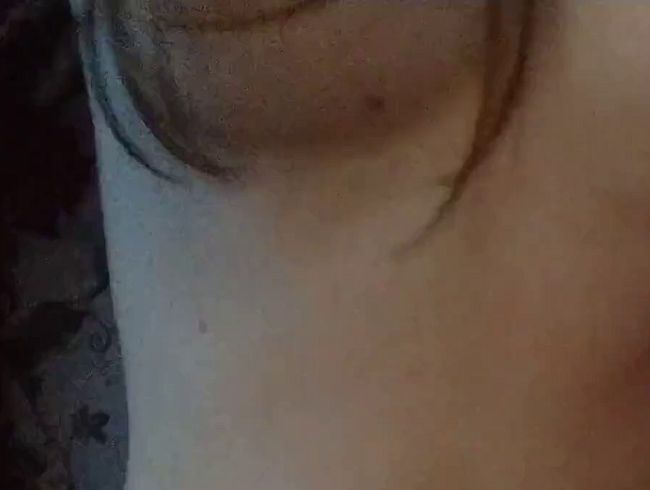 Download: SexyCuteGirl - Ich streichle meine Titten:)