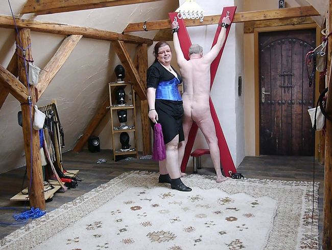 Download: SexyDomSanne - Die Lady im neuen Spielzimmer auf Zeit