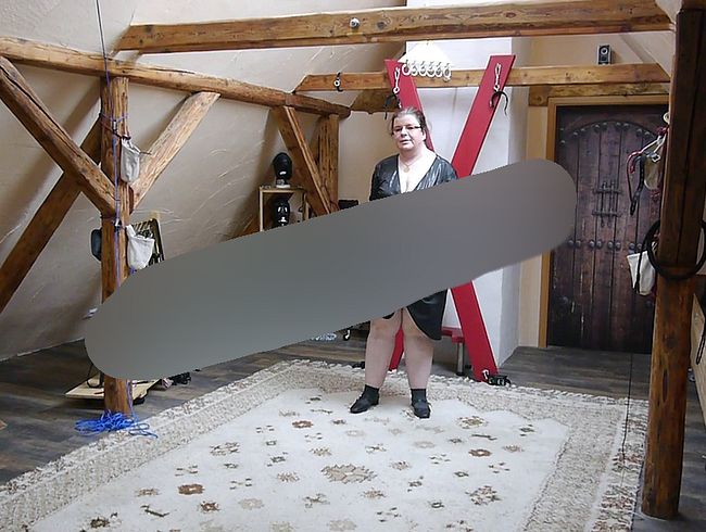 Download: SexyDomSanne - Sklave kommt zu spät und die Lady wird böse