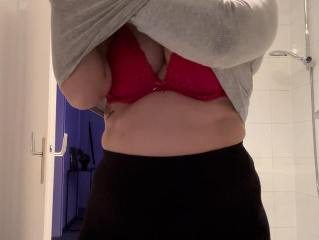 Download: SexyJanaHot - Jana entkleidet sich