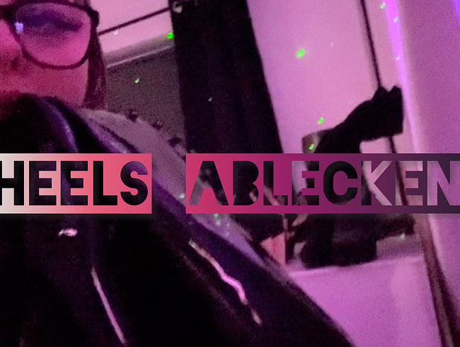 Download: SexyJanaHot - Heels ablecken