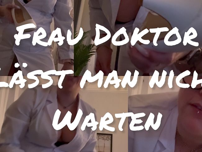 Download: SexyJanaHot - Frau Doktor lässt man nicht warten !!!