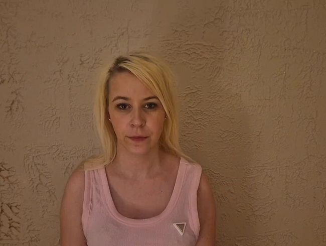 Download: SexyJenJen - Geil in die Nylons Gepinkelt!