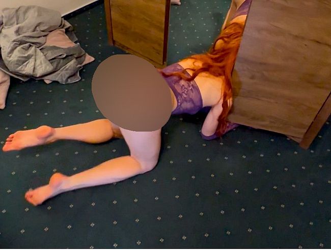 Download: SexyRusalka - Im Schrank festgesteckt und gefickt