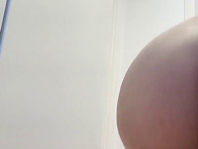 Download: SexySuesse - Löcher ganz nah