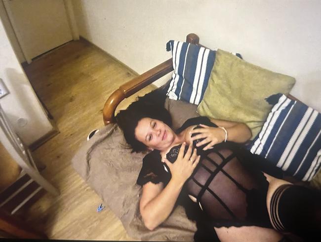 Download: Sexy_Natalia - Mit Massagestab zum Orgasmus