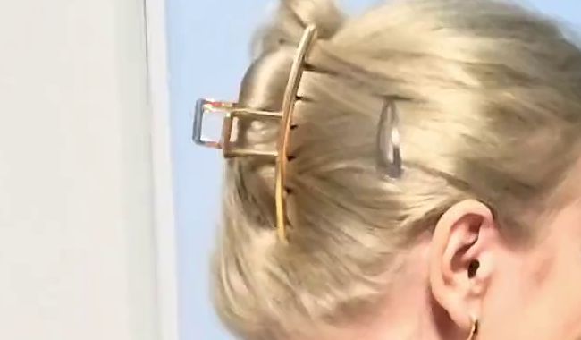 Download: Sexyjennyeu - Kein Make-Up-Date in der Küche & Blowjob