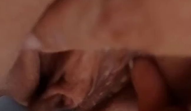 Download: Sexypaar3947 - Schön an meiner Muschi ein bisschen rum gespielt