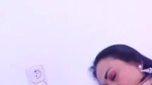 Download: ShemaleTSTiara - Heiße asiatische Transsexuelle will ficken