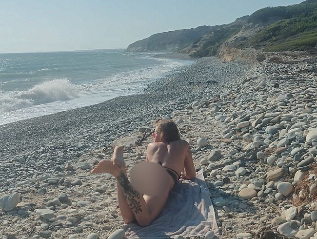 Download: SirenaSweet - Keiner am Strand? Perfekt ich lege einfach los!