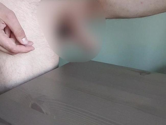 Download: Skaterjunge19 - Dicken Vibrator im Arsch und geil gewichst