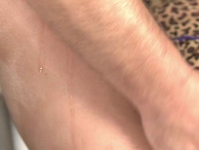 Download: SkinnyLegs - SQUIRTDREAMS Finger mich zur nassen Explosion und lass mich spritzen