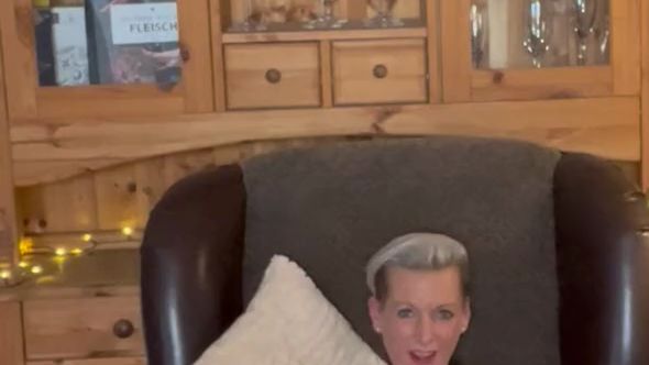 Download: Skinny_Nicci - Geil in Latex und highheels einfach schnell besorgt