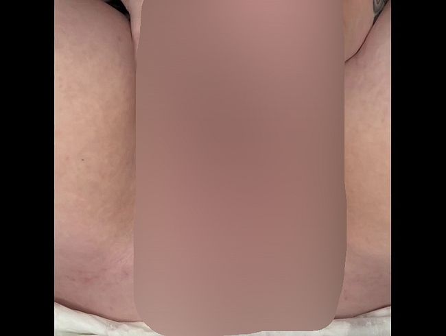 Download: SklavinYuri - Was macht die geile Sklavin beim Chatten nebenbei?