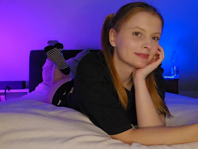 Download: Skylar-Sweet - OMG! Ich habe es gemacht ! Mein erster Orgasmus vor dee Kamera!!!