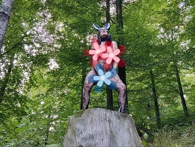 Download: SlutMom109 - So eine dumme Schlampe. Es macht mir viel Spaß, meine Löcher mit Spielzeugen zu füllen, aber ich bra