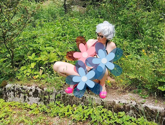 Download: SlutMom109 - Präsentieren Sie Ihre Löcher richtig, wenn überlegene Männer in Ihrer Gegenwart sind!