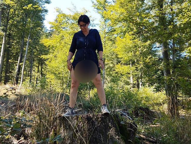 Download: SlutMom109 - Sinnliches Pinkeln