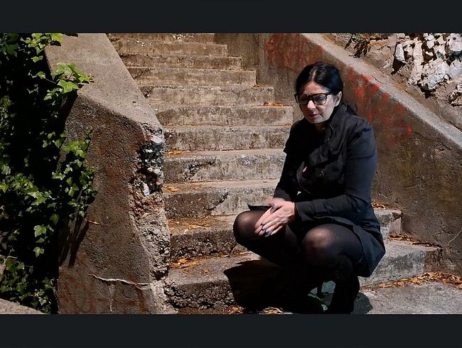 Download: SlutMom109 - Heiße Milf leckt meinen Arsch im Freien in der Öffentlichkeit, RIMMJOB