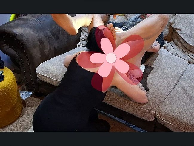 Download: SlutMom109 - Steck deine Zunge in meinen Arsch, Sklave!