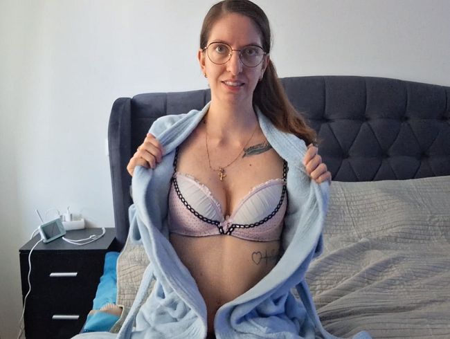 Download: Sofia-Bloom - Ich überschreite meine Grenze! Ich finger mich und JEDER kann es sehen