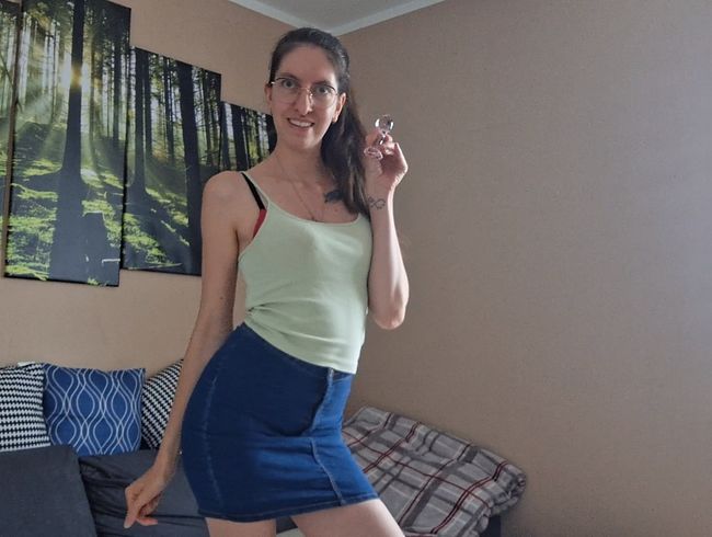 Download: Sofia-Bloom - Das hab ich noch NIE gemacht! Ich teste zum 1mal einen Analplug