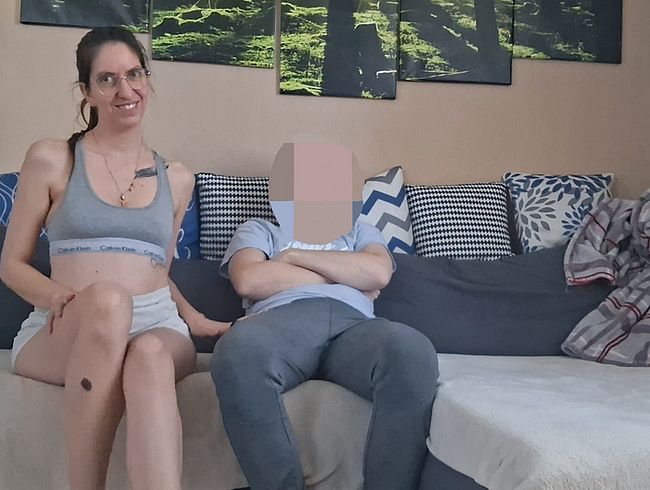 Download: Sofia-Bloom - Ich war sooo aufgeregt! Mein erster SEX im INTERNET