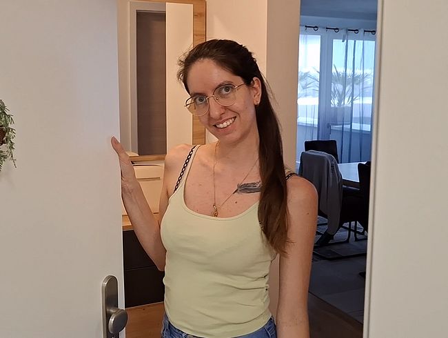 Download: Sofia-Bloom - Ist das verboten?? Stiefbruder blank rangelassen !