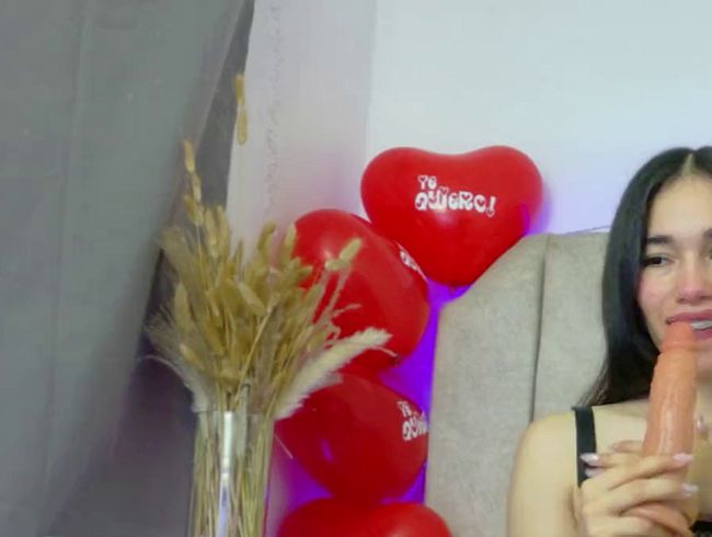 Download: SophiaStorm1 - frecher Dildo