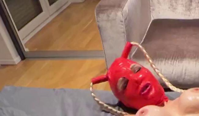 Download: SophieFoxx666 - In diesem Video denkst du, du würdest mich ficken?
