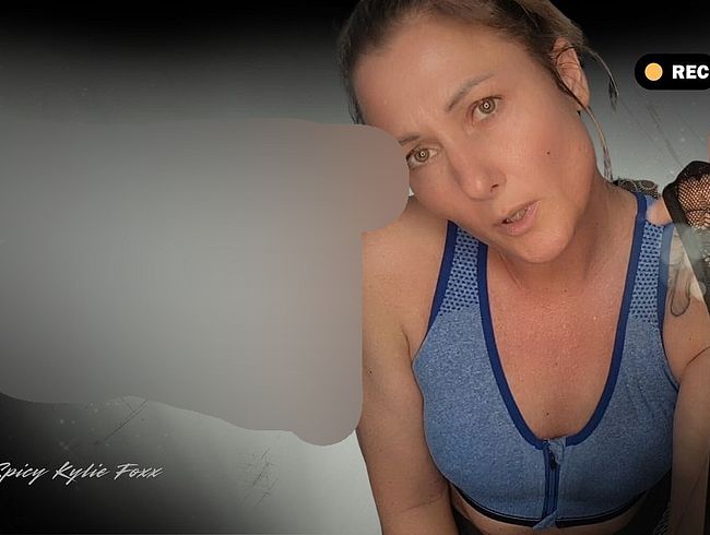 Download: SpicyKylieFoxx - Muschisaft im Sportslip: Schön angeleckt