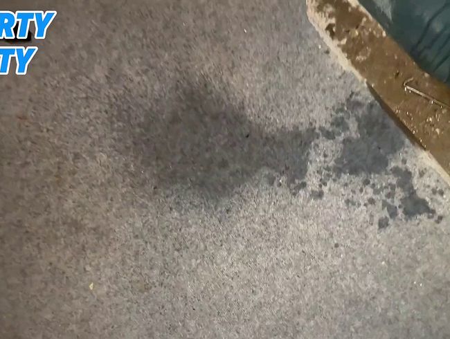 Download: Squirtydirty - Zwei geile Clips wie das Pipi aus meiner Muschi läuft und spritzt