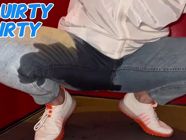 Download: Squirtydirty - Ich habe mir im Aufzug in die Jeans gepisst und wäre fast erwischt worden